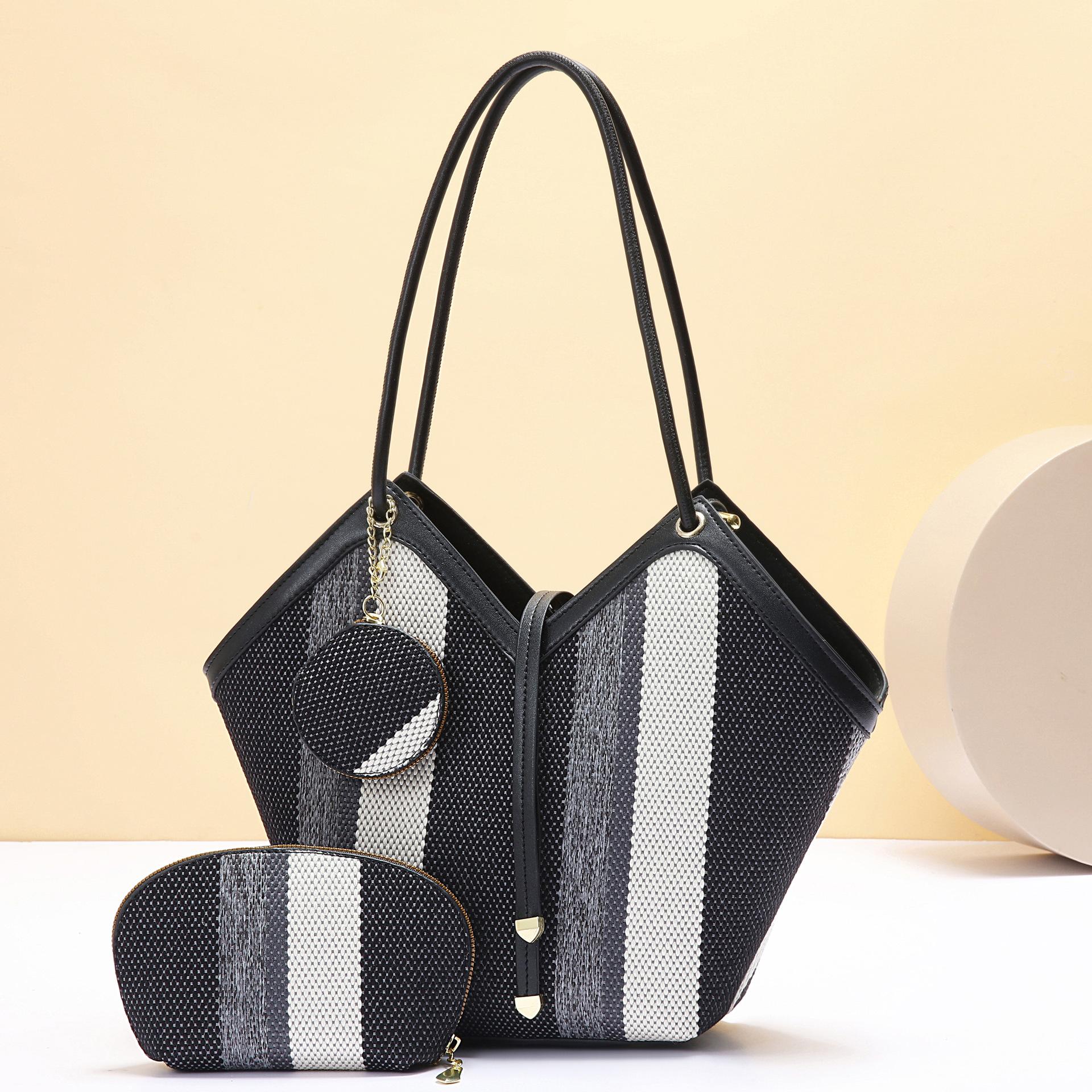 

Women s bag Large capacity women s shoulder bag bag Fashion color matching Trend atmospheric handbag Versatile bags 38*12*29*13 чорний