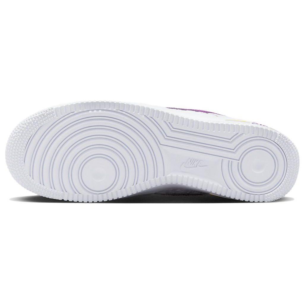 Nike Air Force 1 07 Embossed Hoops - Lakers Pánské tenisky Bílá Výrazná-bobulová Rychle-žlutá FJ4209-100