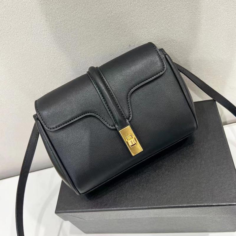 

Женская мини-сумка-седло из натуральной кожи с золотой пряжкой - Arc de Triomphe через плечо с деталями из канвы и кожи чёрный