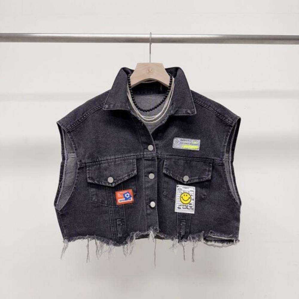 Mizqz Men S looSe Fit Short Crop Denim veSt With Smile Patch