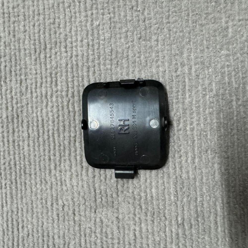 Rear Right Bumper Tow Hook Cover For 11-15 BMW X1 E84 M SPORT 51127845543 Black