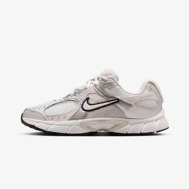 

Nike Women s HQ6411 Breathable Casual Dad Shoes 38.5
