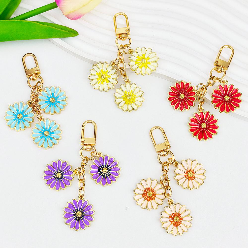 Милый брелок в виде ромашки — фото 5