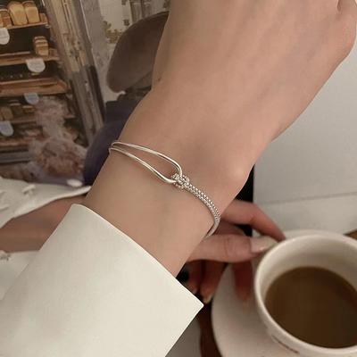 Einfaches High-End geknotetes doppelreihiges Halbfußkettchen Armband, Persönlichkeit Temperament für Frauen, Nischenhaftes und vielseitiges Design Hand Schmuck