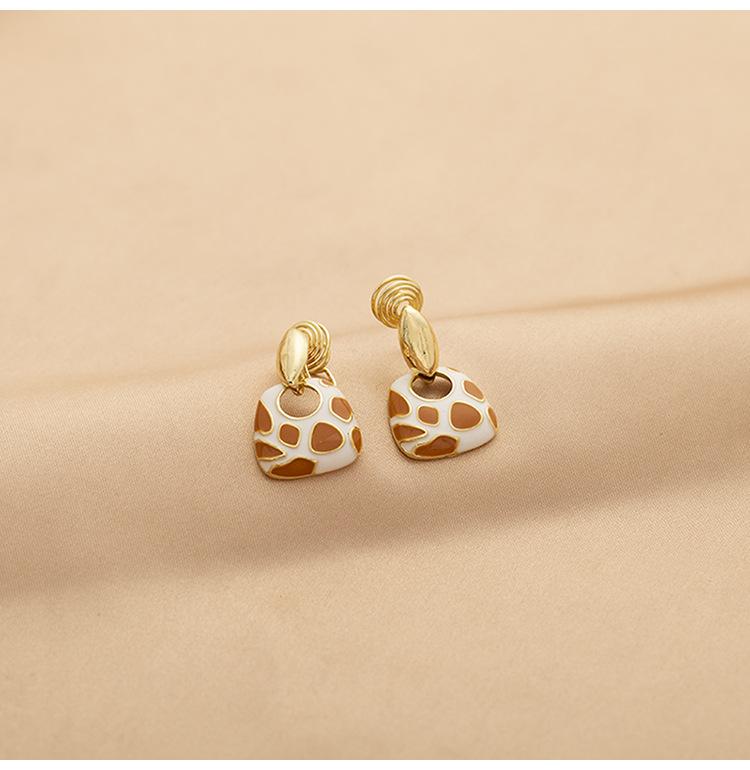 Geometric Women's Fashionable Mosquito Without Ear Piercings Ear Clips