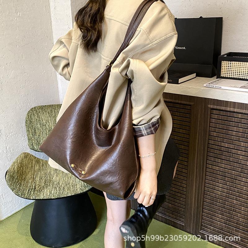 Large-capacity Tote Bag Women's New High-end Sense Trend Commuting Simple and Versatile Hot-selling Shoulder Bag