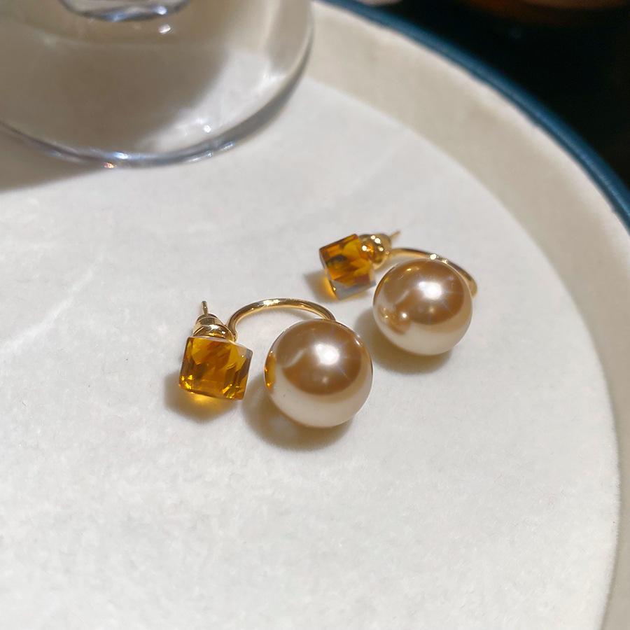 French Retro Zircon & Pearl Geometric Stud Earrings: Luxurious and Fashionable Accessories for Women