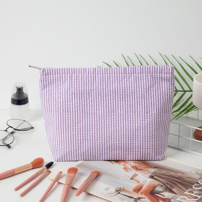 1 Pcs Seersucker Makeup Bag & Travel Pouch — Portable Toiletry Bag With Soft, Textured Striped Design