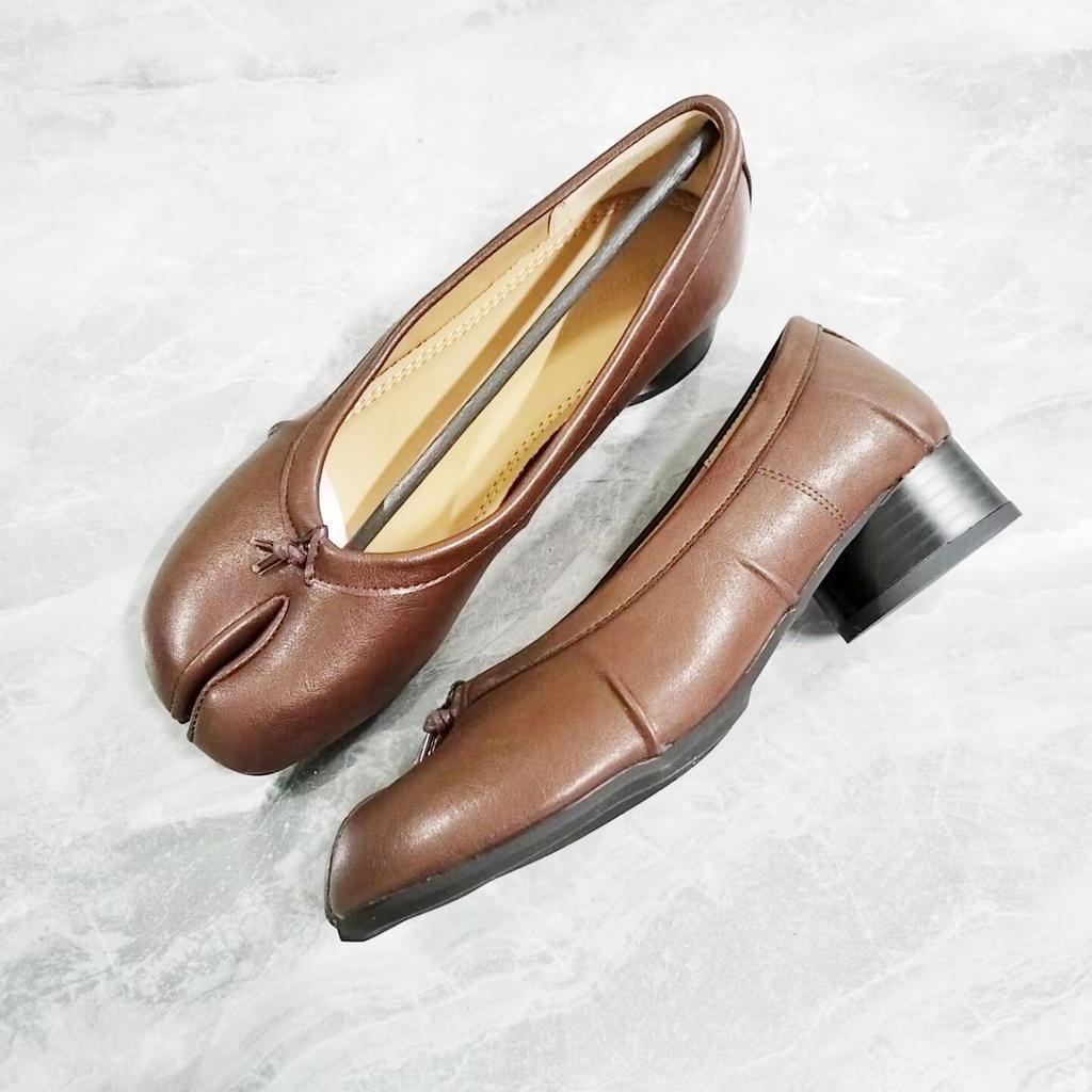 Women's Chunky Heel Mary Jane Split-Toe Shoes: New Retro Pleated Design Ballet Flats