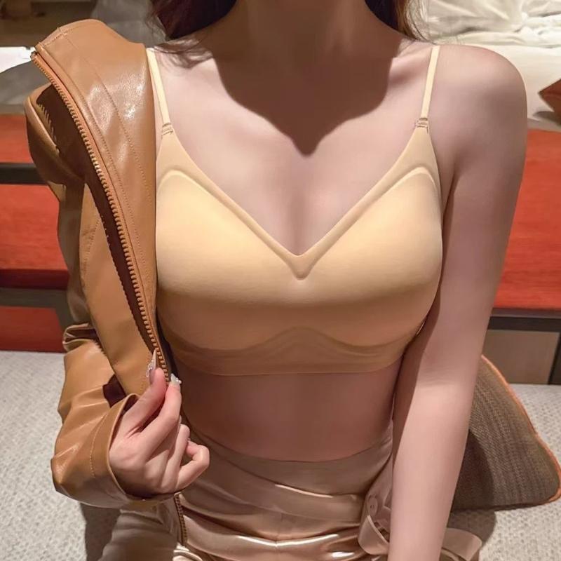 Light Purple Seamless Wireless Bra with Thin Straps and Natural Lift