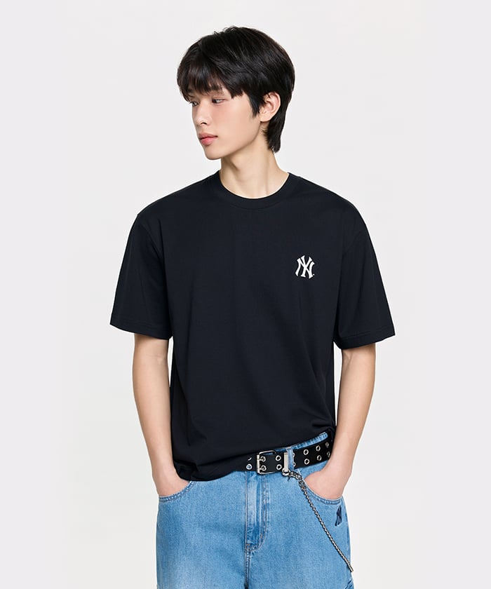 Emelbi Sportive Cursive Back Letter Short Sleeve T-Shirt Ny (Black)