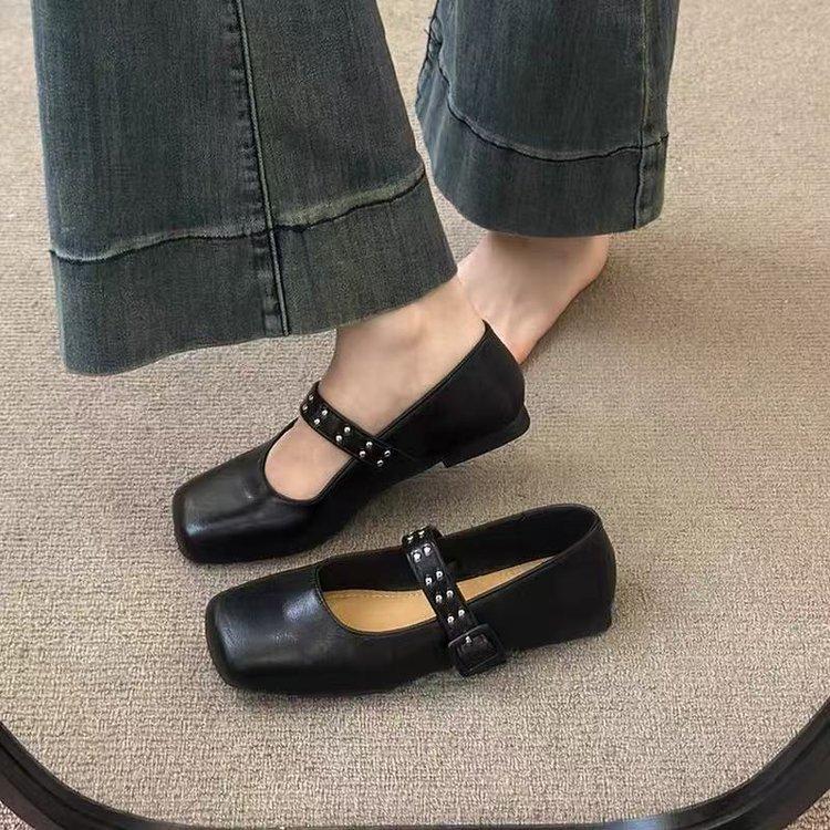 

Retro Korean version shallow mouth Mary Jane single shoes women s 2025 autumn new flat bottom fashion versatile with skirt small leather shoes 35 чорний