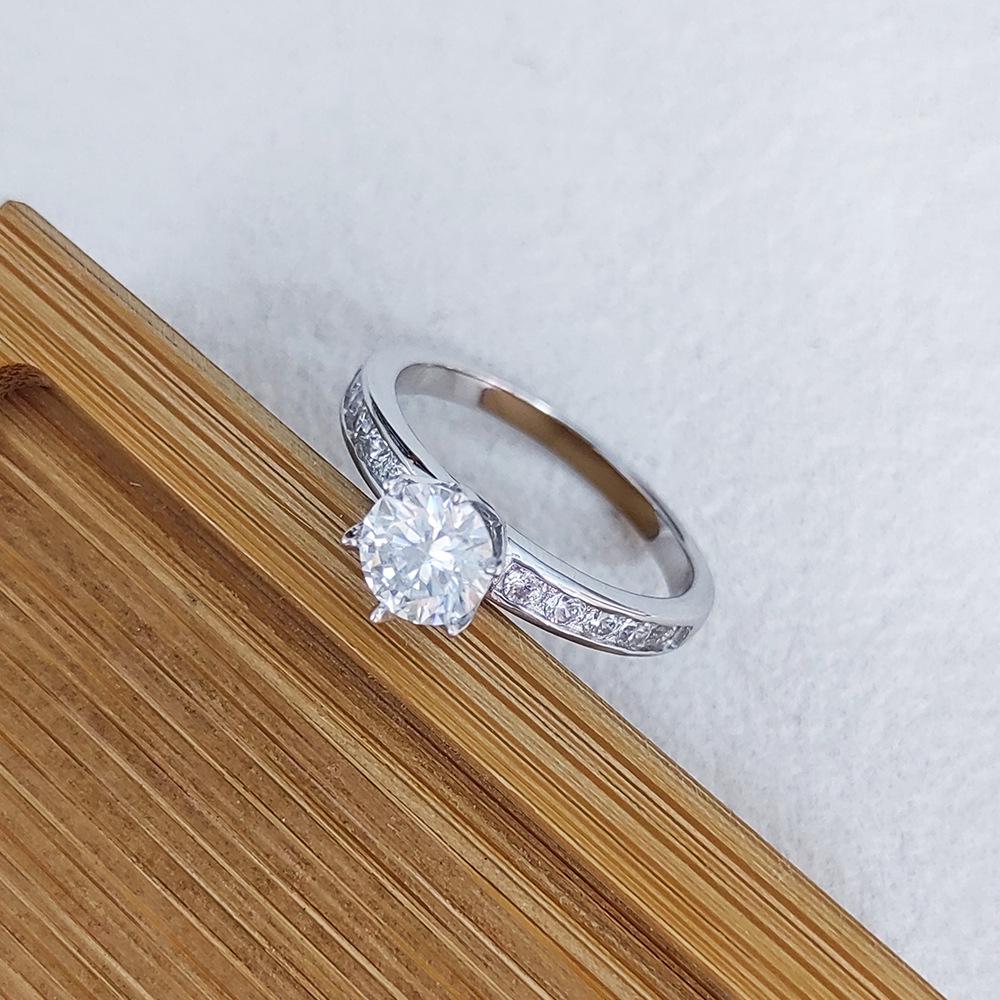 1 Carat D Color Moissanite Ring, Six-Prong Crown Design, 925 Sterling Silver, Light Luxury Jewelry