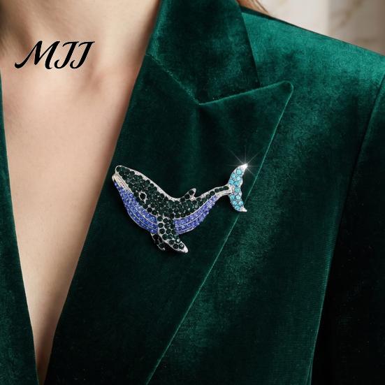 Vintage Lapel Pin Women Rhinestone Whale Brooch, Sea Animal Decorative Badge Shape Brooch Pin, Sweater Cardigan Coat Dress Jewelry Accessories Fashion