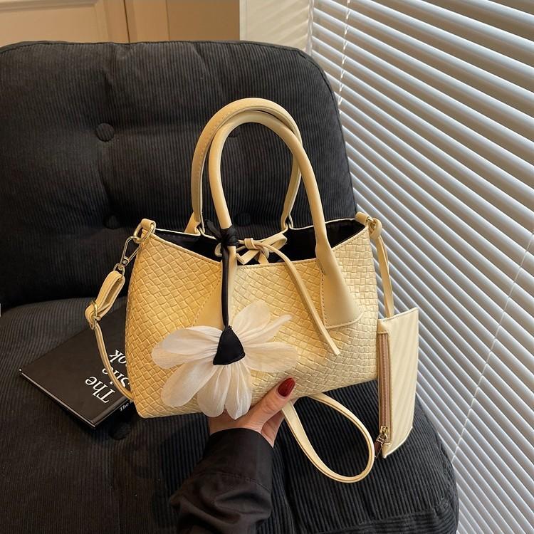 Spring and Summer New Fashion Trend Woven Shoulder Handbag Bag Large Capacity Vegetable Basket Women's Bag Messenger Bag