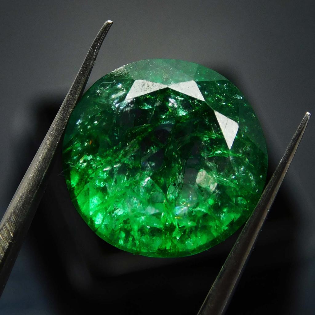 Natural Green Emerald Loose Gemstone Colombian Round Cut 7 Ct for Jewelry Making and Gem Collections