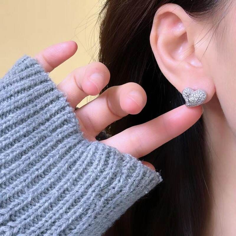 Zircon Five-pointed Star Love Stud Earrings Fashion Versatile Temperament Earrings Niche Simple Asymmetric Earrings