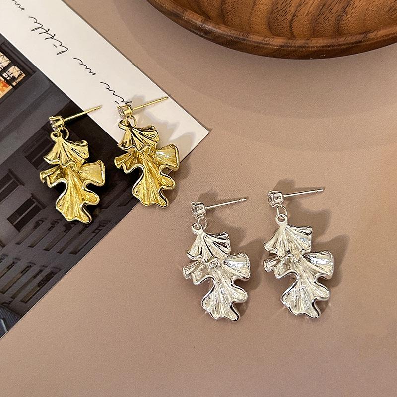 925 Sterling Silver Personalized Pleated Leaf Dangle Stud Earrings - Unique Metal Design for Women