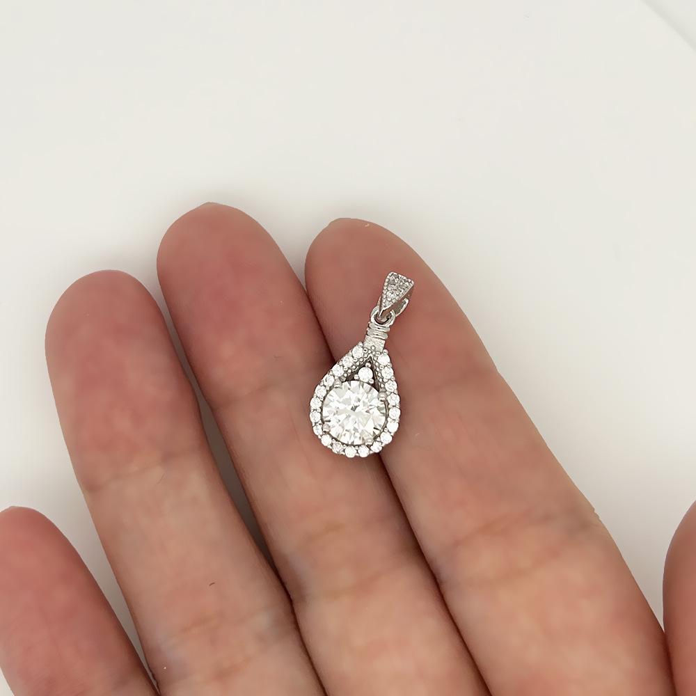 High-End Moissanite Water Drop Pendant Necklace for Women – Elegant, Versatile Gift Jewelry for Girlfriend