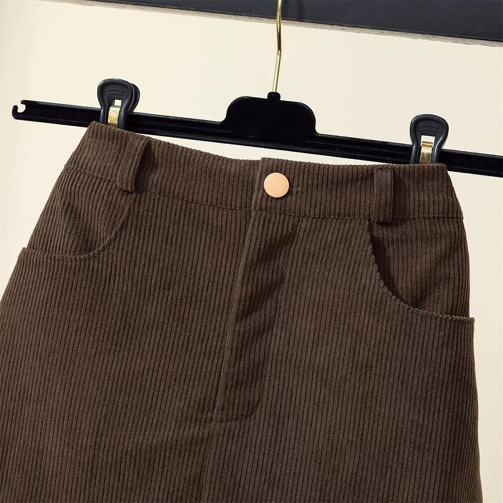 Plus Size Black Corduroy A-Line Midi Skirt for Autumn/Winter - Slimming, Versatile, and Bodycon Women's Clothing