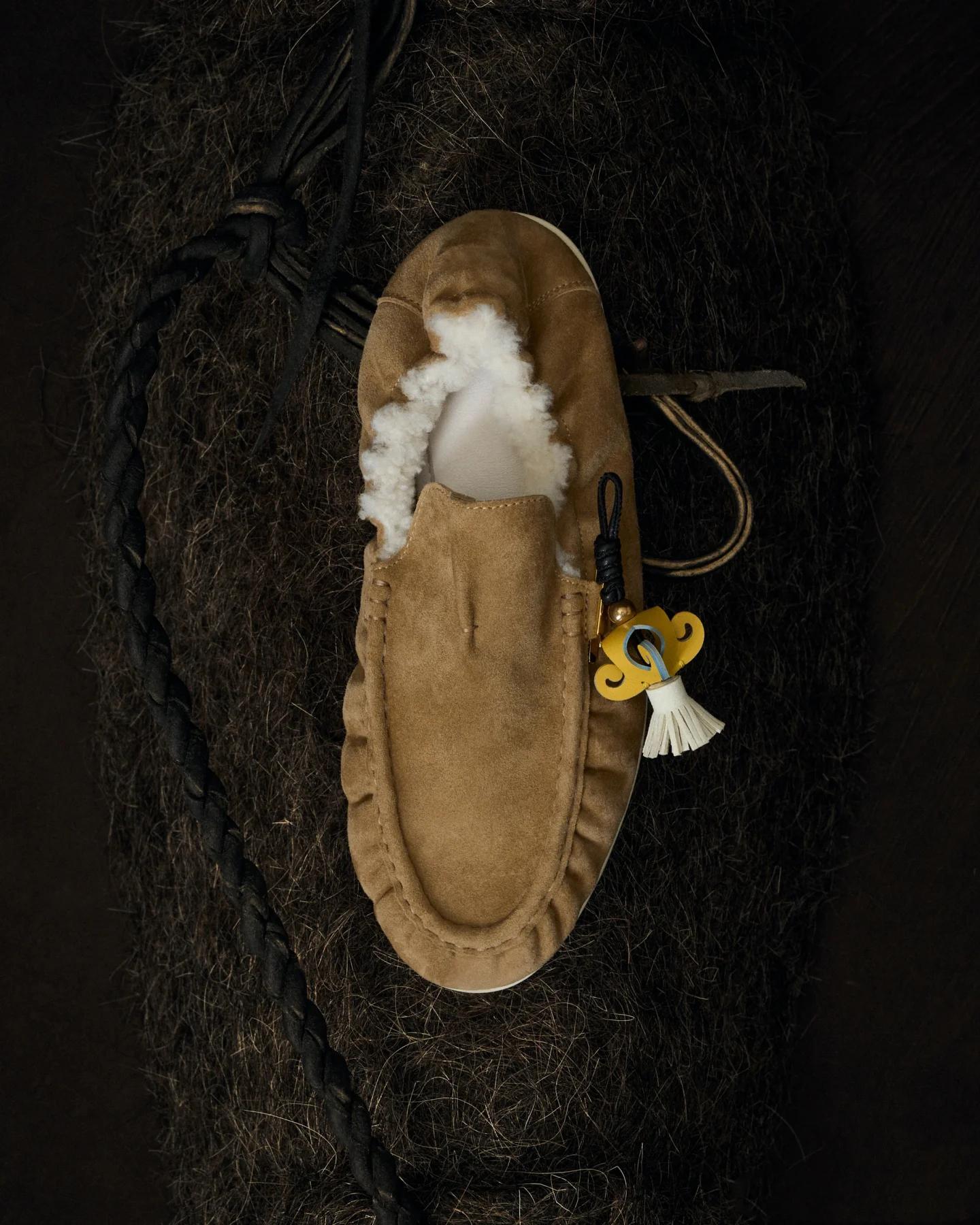 

2025 autumn and winter new women s shoes niche velvet warm flat loafers fluffy shoes Doudou shoes cotton shoes single shoes women 35