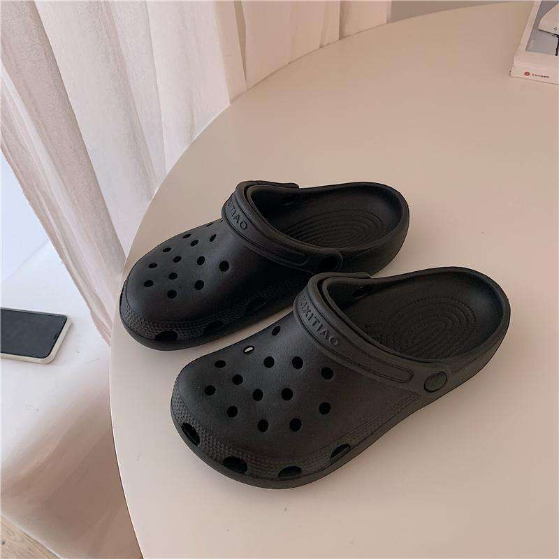 Korean new hole shoes ins cartoon cute couple bag head cool slippers men and women comfortable nurse shoes non-slip