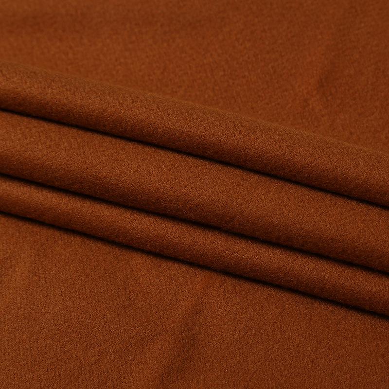Sciarpa Monocromatica Cielo in Finto Cashmere Autunno/Inverno 2025: Colori Candy Spessi, Caldi ed Eleganti