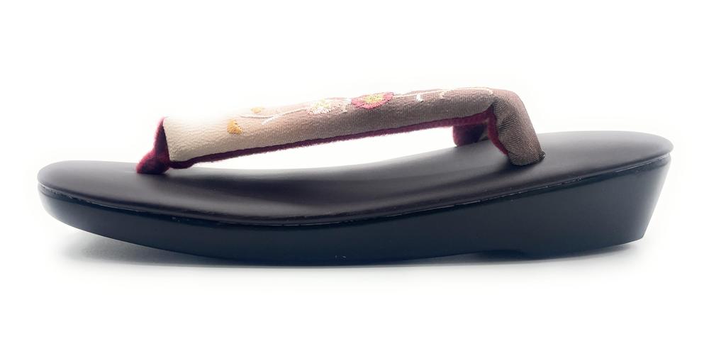 Kimono Embroidered Thongs with Urethane Soles [Asakusa Market] (faded Red)