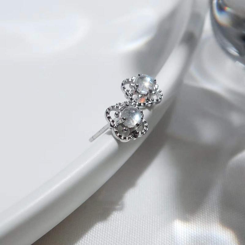 S925 Sterlingsilber Hohle Opalstein Ohrstecker für Damen Design mit besonderem Interesse Retro Erschwinglicher Luxus Mondstein Ohrringe