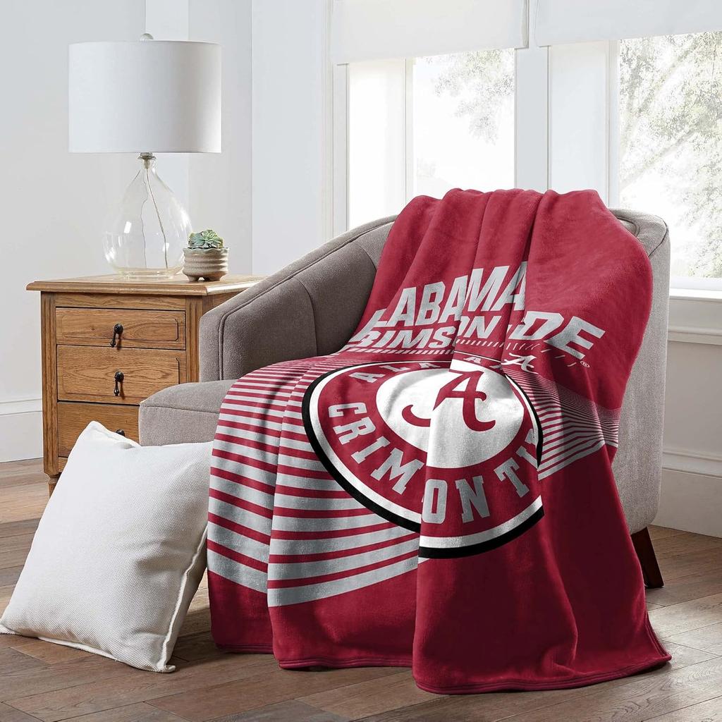 NORTHWEST NCAA Georgia Bulldogs Raschel Throw Blanket  Cozy and Official Team Colors for Fans