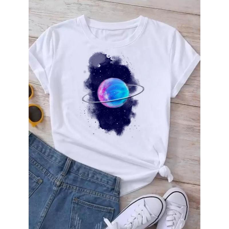 Maycaur T-shirt Dam Måne Planet Tryck Mode T-shirts Casual Rund Hals Kort Ärm Streetwear Dam T-shirt Vintage Toppar