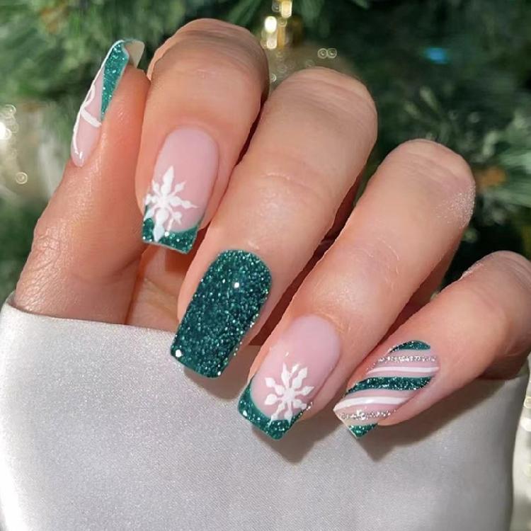 

24pcs Glossy Green Glitters Press On Nail Short Square Styles Durability Fake Nail For Christmas And New Year Party 1