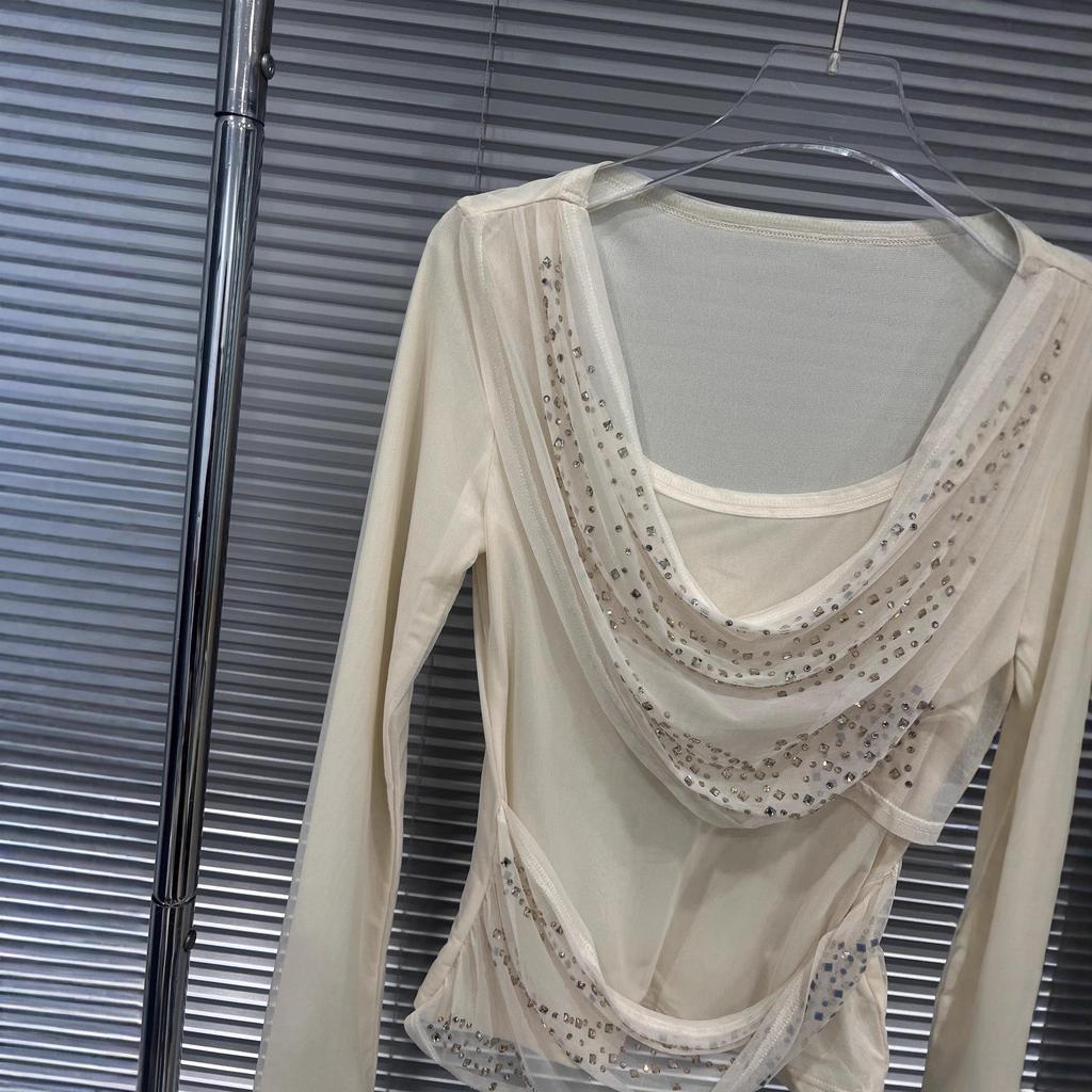 Camiseta de Manga Murciélago con Pedrería Otoño/Invierno 2025: Elegante Top Ajustado para Mujer