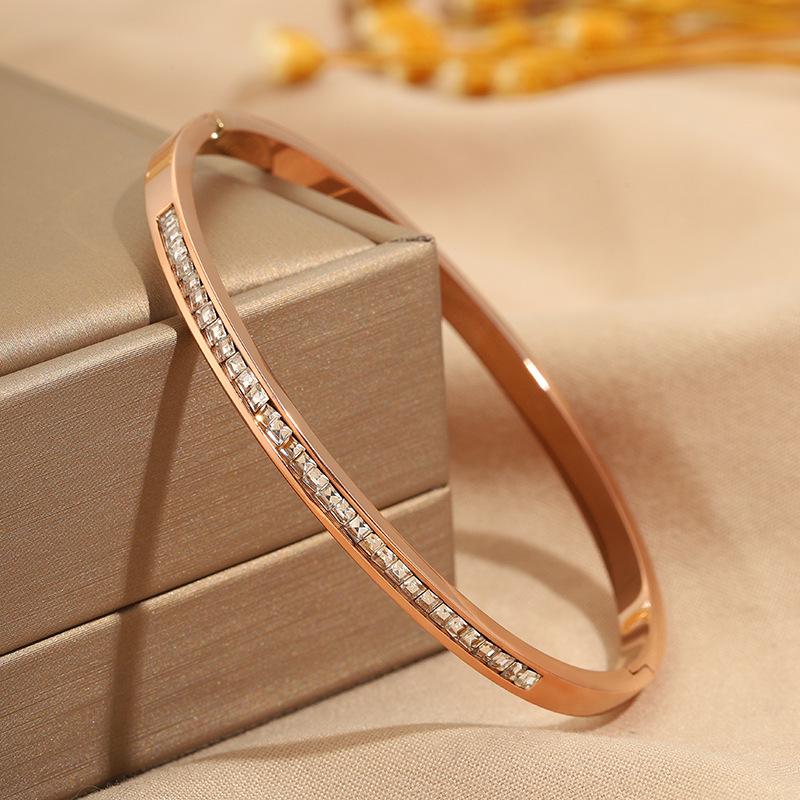 Exquisite Titanium Steel Starry Sky Bracelet with Inlaid Diamonds - Elegant and Luxurious European-American Design