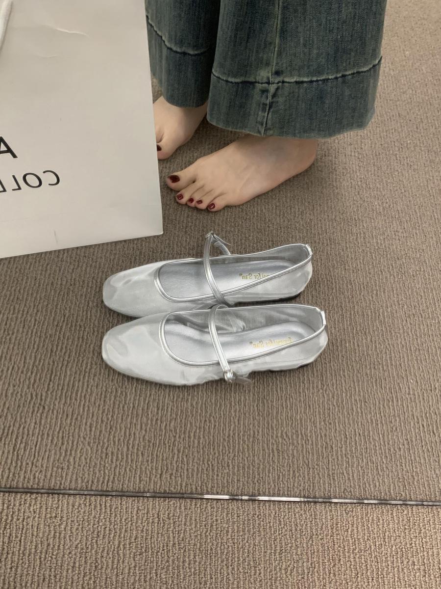 

Niche design sense breathable mesh gold single shoes women s shoes 2025 summer new French beautiful ballet shoes 39