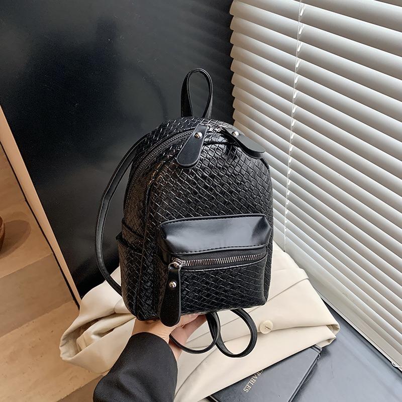 High-end small bag women's summer new fashion versatile backpack lightweight travel backpack