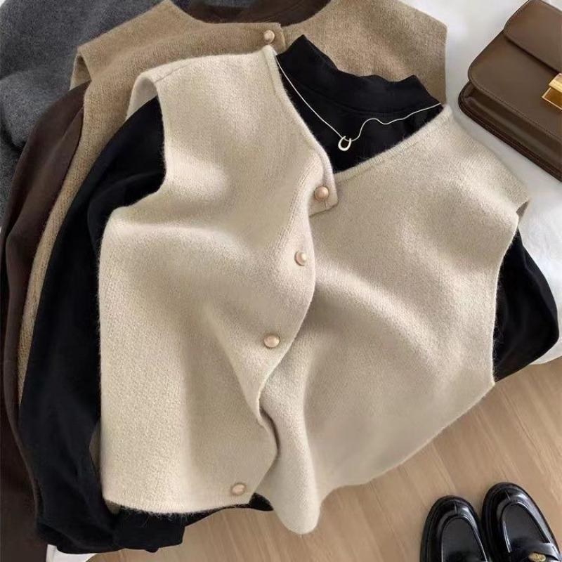 Gentle single button round neck knitted vest cardigan for women Korean style sleeveless camisole top for outerwear