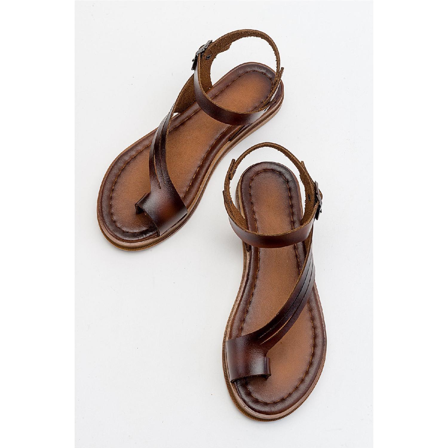 

Theta Leather Finger Bodrum Sandals 36 коричневий