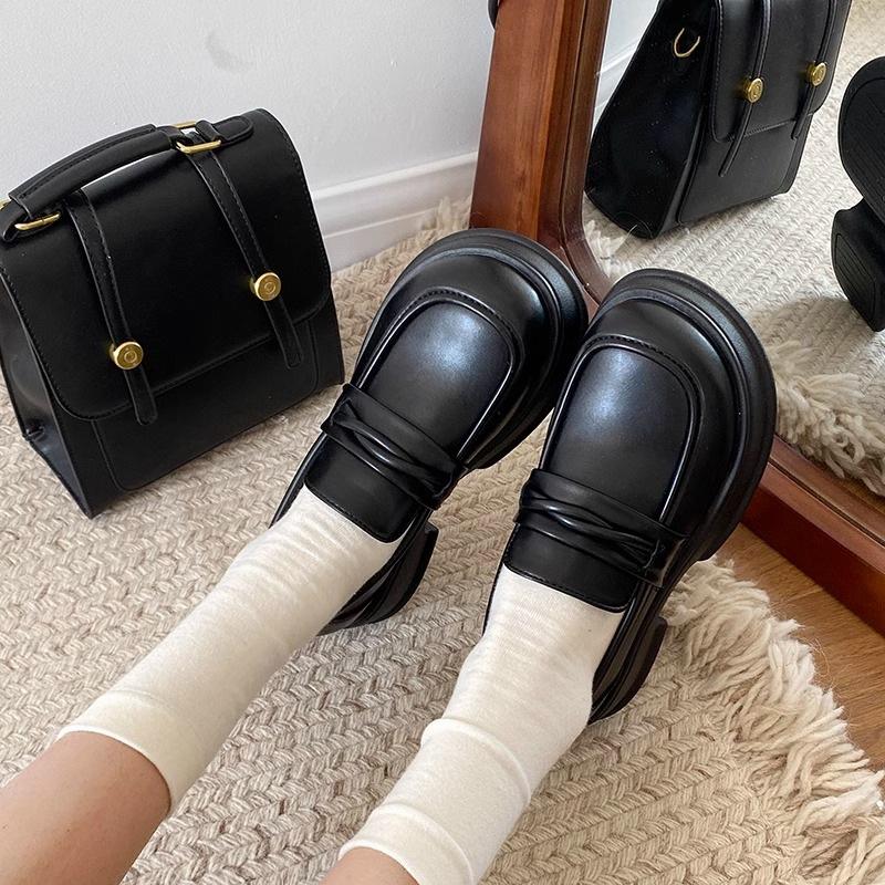 Versatile loafers retro black platform small leather shoes women's new summer French spring and autumn one-pedal music bottom