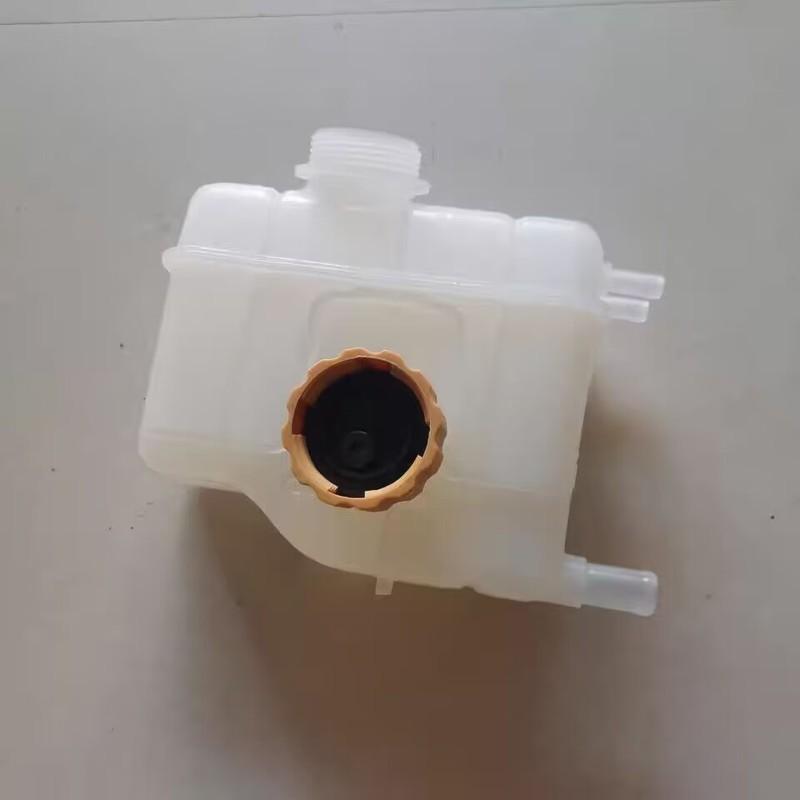 Radiator Resevior Radiator Expansion Tank For BAIC M20 M30