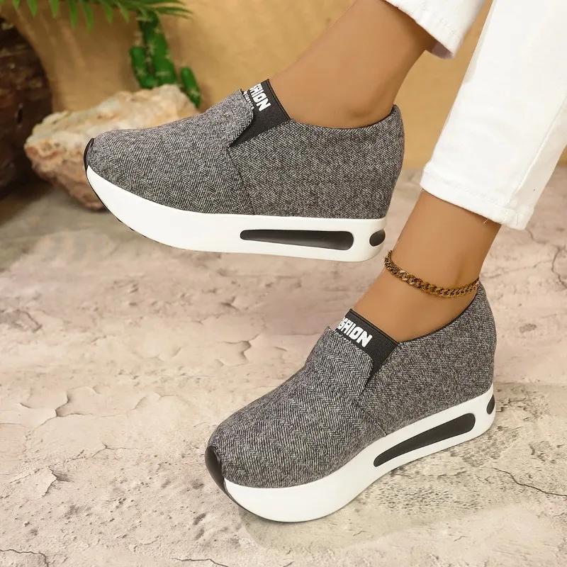 Fashion Women's Shoes 2025 Hot Sale Slip On Women's Vulcanize Shoes Fashion Plus Size High Quality Round Toe Comfortable Casual Shoes