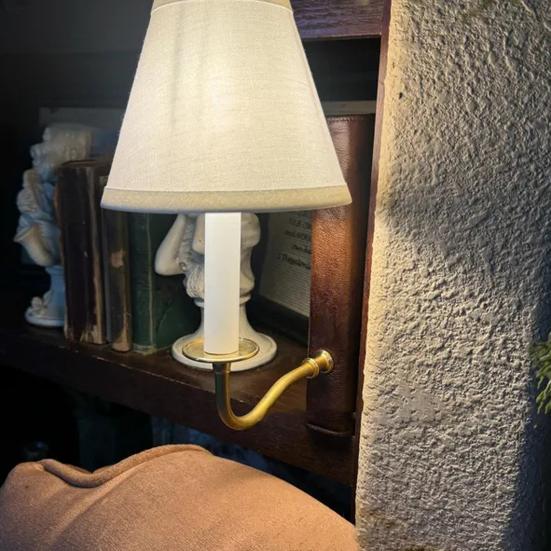 Klassische Literaturlampe, sanftes Leuchten, flimmerfreie Tischlampe im Vintage-Buchdesign, einzigartige dekorative Tischlampe im Buchstil