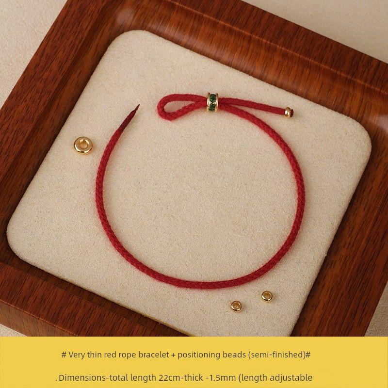 

Хотя это дешево, я сделал это тщательно Чрезвычайно тонкий браслет из красной веревки Полуфабрикаты Шнурок для ношения DIY Носить Золотые Бусины Удачи Very thin red rope bracelet (semi-finished)