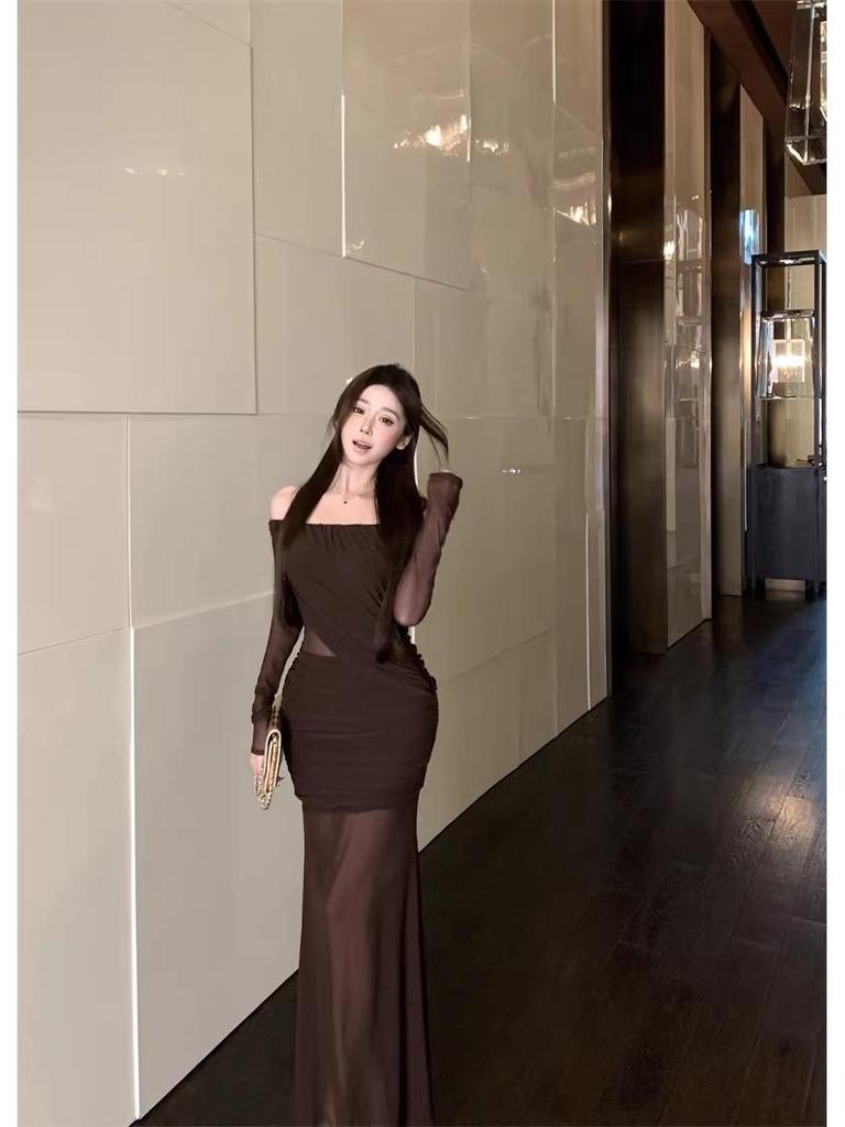 Women's Off-Shoulder Mesh Patchwork Pleated Dress - Slim Fit Waist-Cinching Long Skirt, Sexy Spring Style