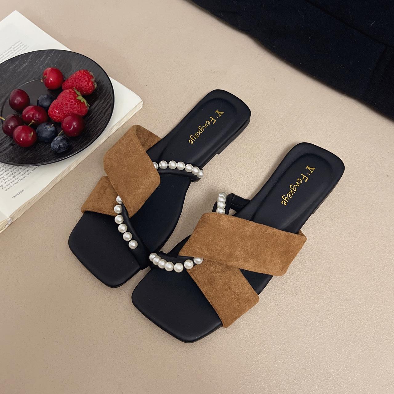 

Fashion Women s 2025 French Style Flat Pearl Sandals Summer Slip-On Dressy Slides for Outdoor Crisscross Toe Straps Casual Flip Flops 35