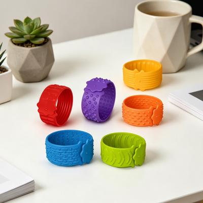 6 Stück sensorisches Klatscharmband Fidget Spielzeug Angstlinderung Silikon strukturiertes Armband Konzentrationshilfe Dekompressionsspielzeug Strumpffüller Partygeschenke