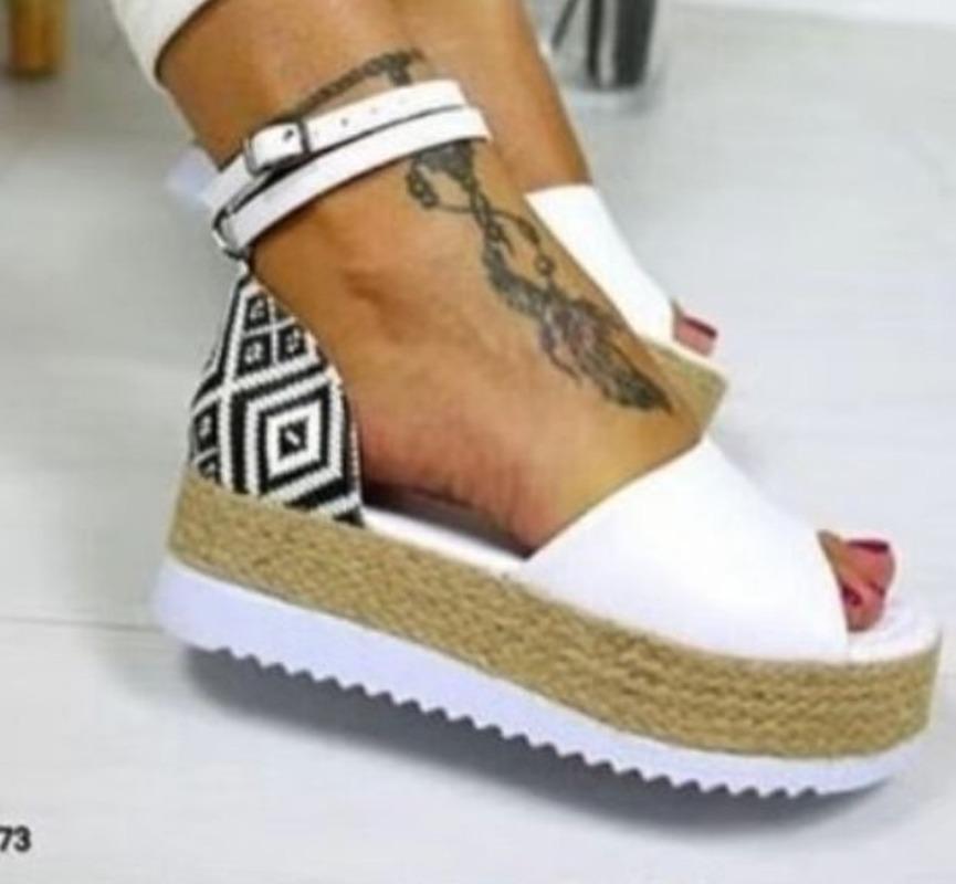 Summer Classic Ladies Sandals Rubber Sole Studs Wedge Heel Ankle Strap Open Toe Sandals 2022