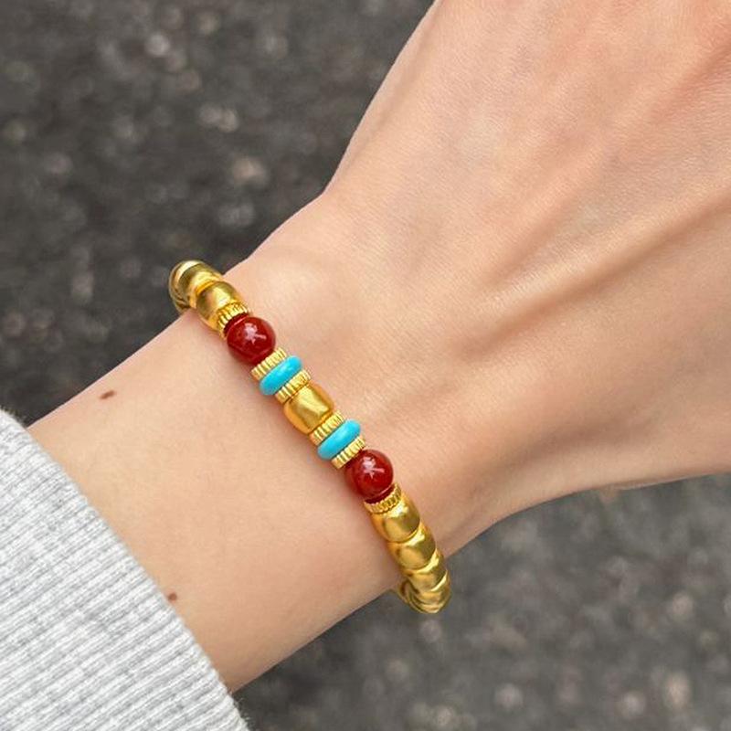 Antiker goldener Handwerkstürkisperlenarmband für Frauen ethnischer Stil südlicher roter Turmalin Damenarmreifen Bankettschmuck Geschenk