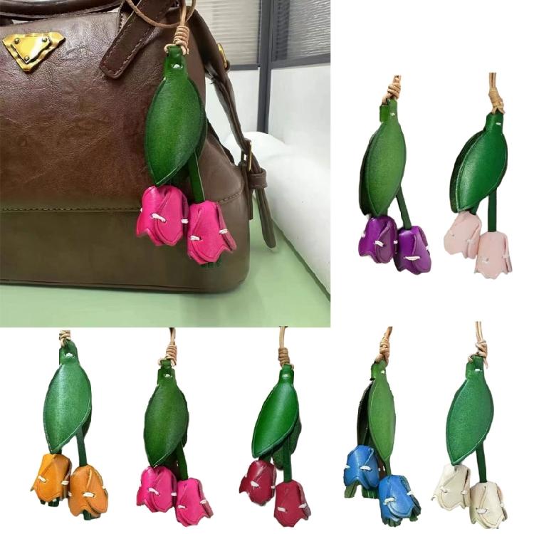 Sophisticated Leather Flower Keychain Sturdy Leather Floral Keyring Pendant Accessory For Unique Style Enthusiasts