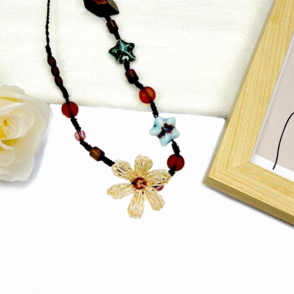 Chic Star Pendant Necklace Vintage Wooden Flower Necklace Personality   Gift